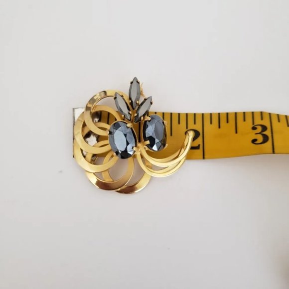 Vintage Goldtone & Faux Black Alaskan Diamond Brooch - Picture 4 of 4
